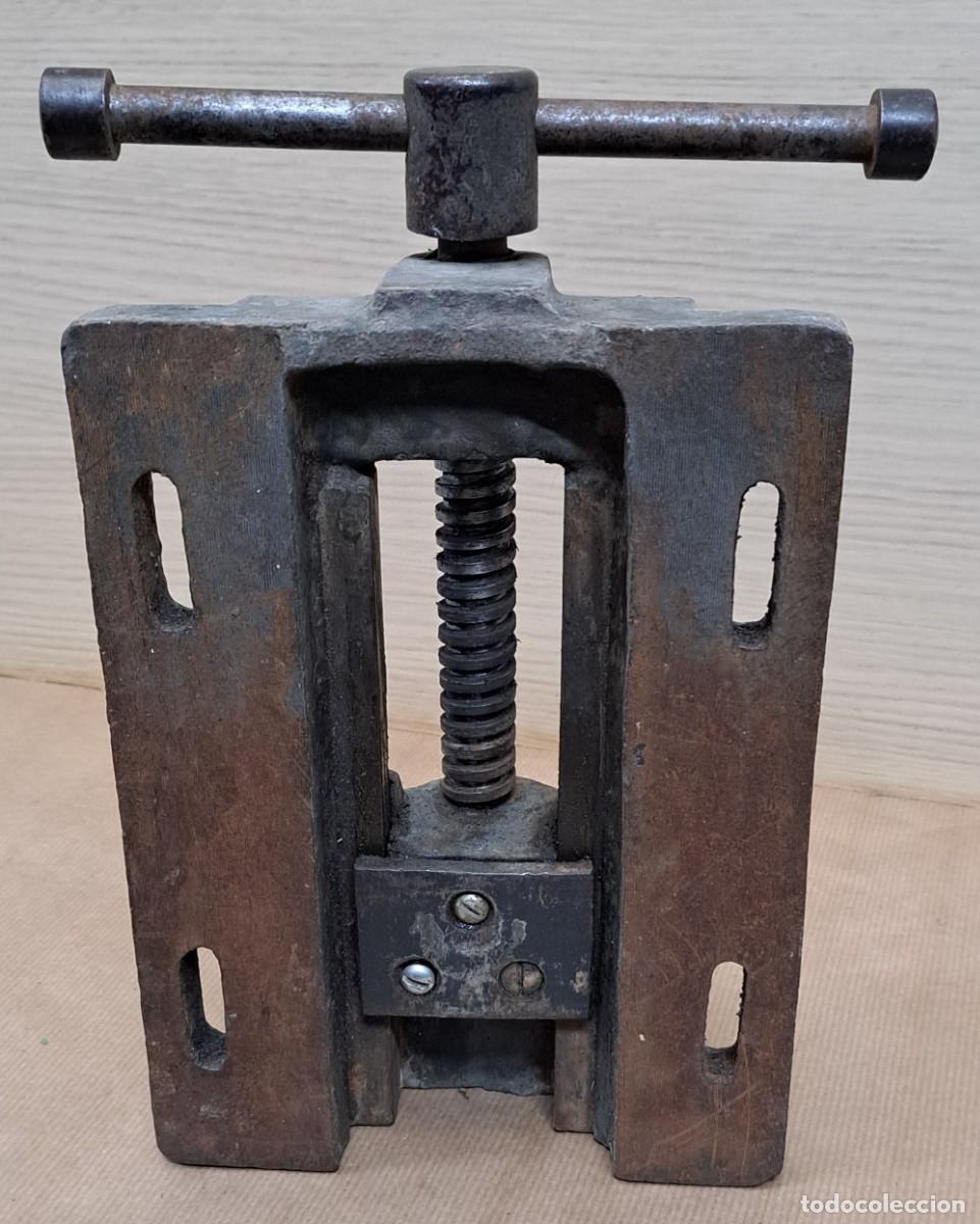 Antig&uuml;edades: Antiguo tornillo de banco - Foto 8
