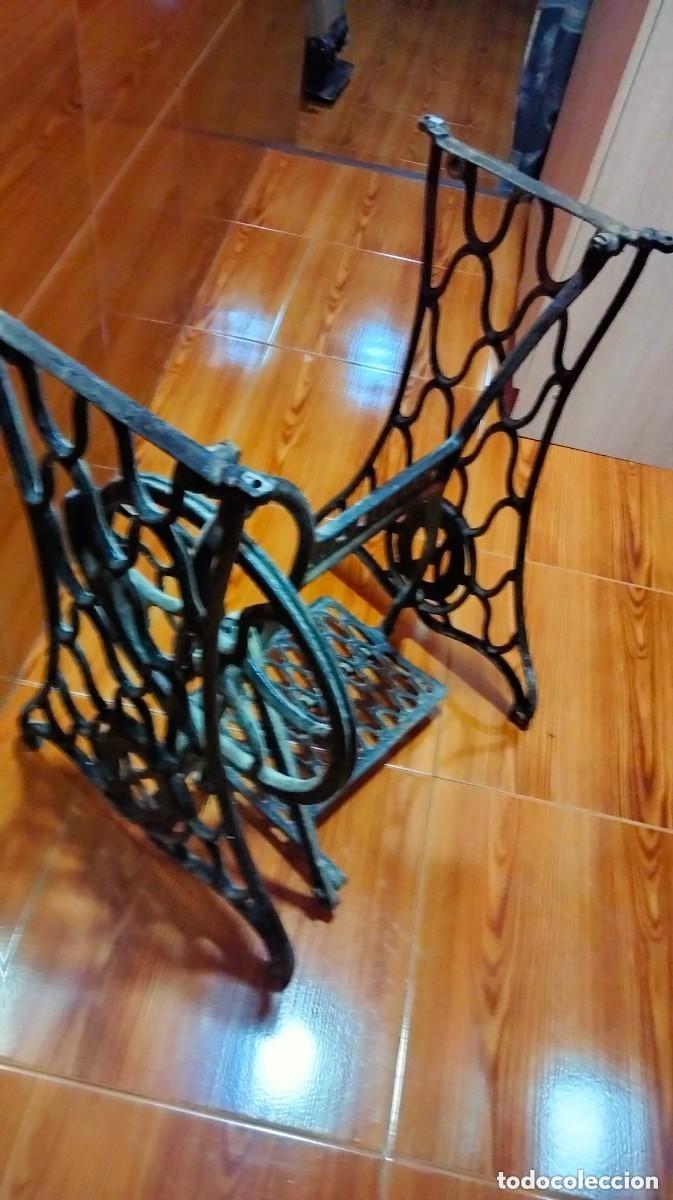 Antig&uuml;edades: PIE DE MAQUINA DE COSER ROHLER - Foto 6