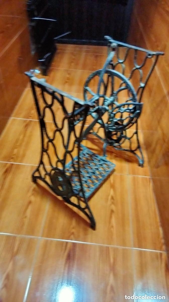 Antig&uuml;edades: PIE DE MAQUINA DE COSER ROHLER - Foto 7