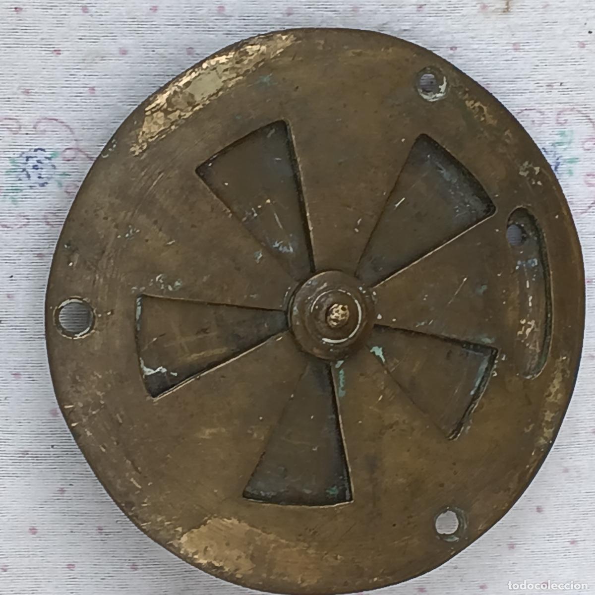 Antig&uuml;edades: MIRILLA ANTIGUA PARA PUERTA DE MADERA EN BRONCE. - Foto 1