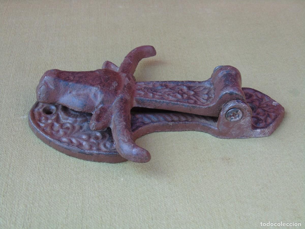 Antig&uuml;edades: ALDABA DE HIERRO CON CABEZA DE TORO. NO ANTIGUA - Foto 5