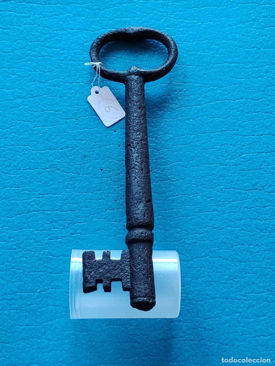Antig&uuml;edades: ANTIGUA LLAVE DE HIERRO - Foto 1