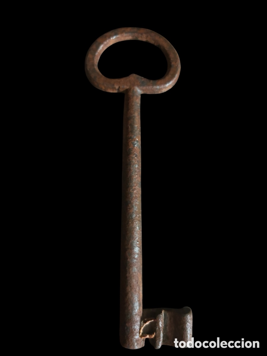 Antig&uuml;edades: Antigua llave de forja. - Foto 1