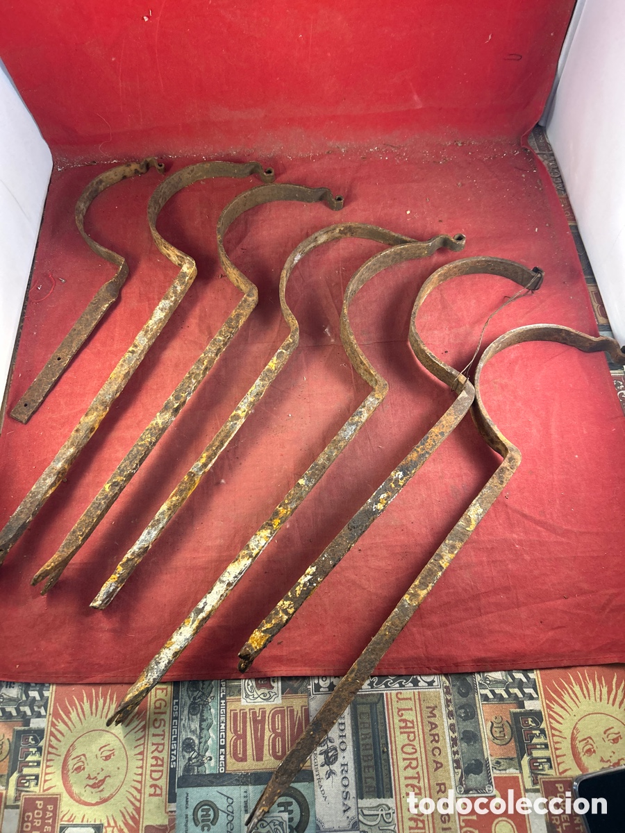 Antig&uuml;edades: LOTE DE GARRAS ANTIGUAS DE HIERRO - Foto 1