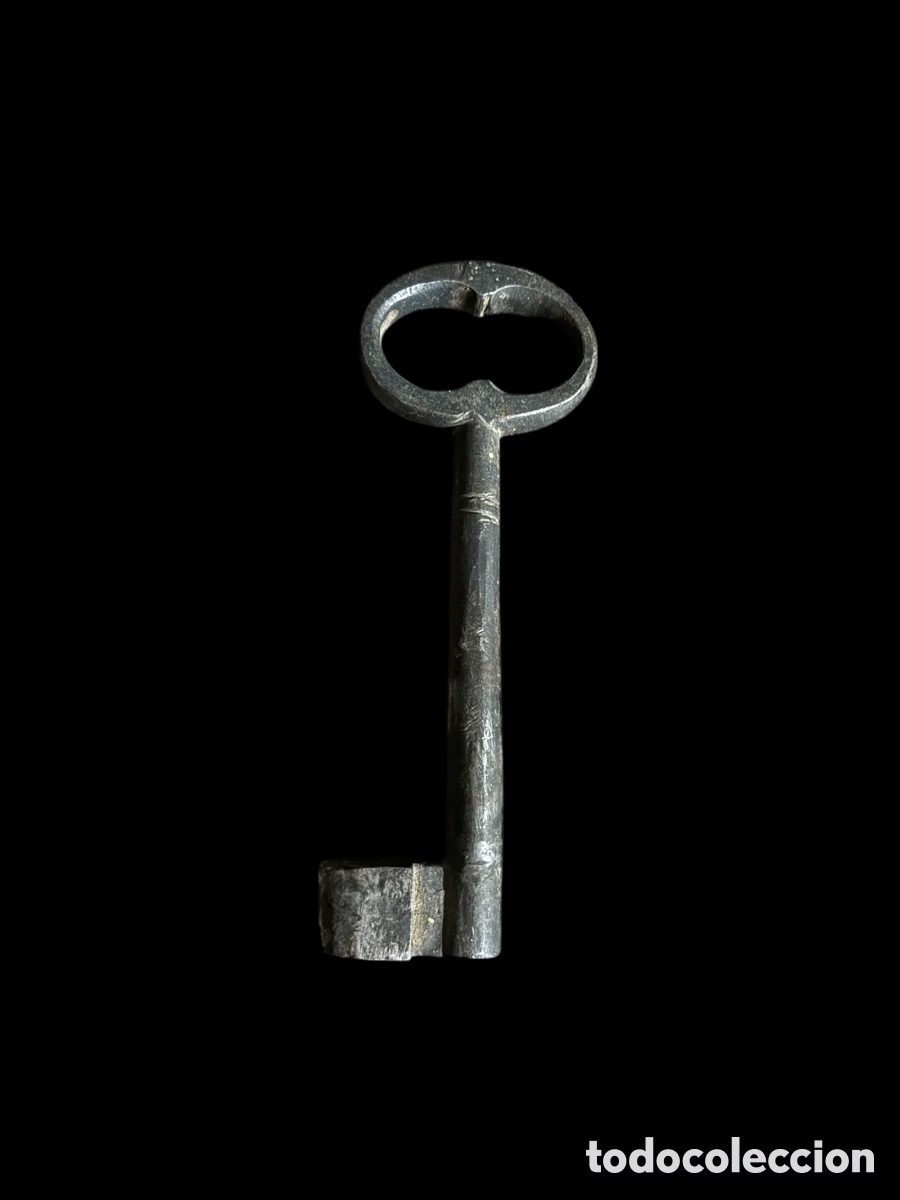 Antig&uuml;edades: Llave de forja antigua. - Foto 2