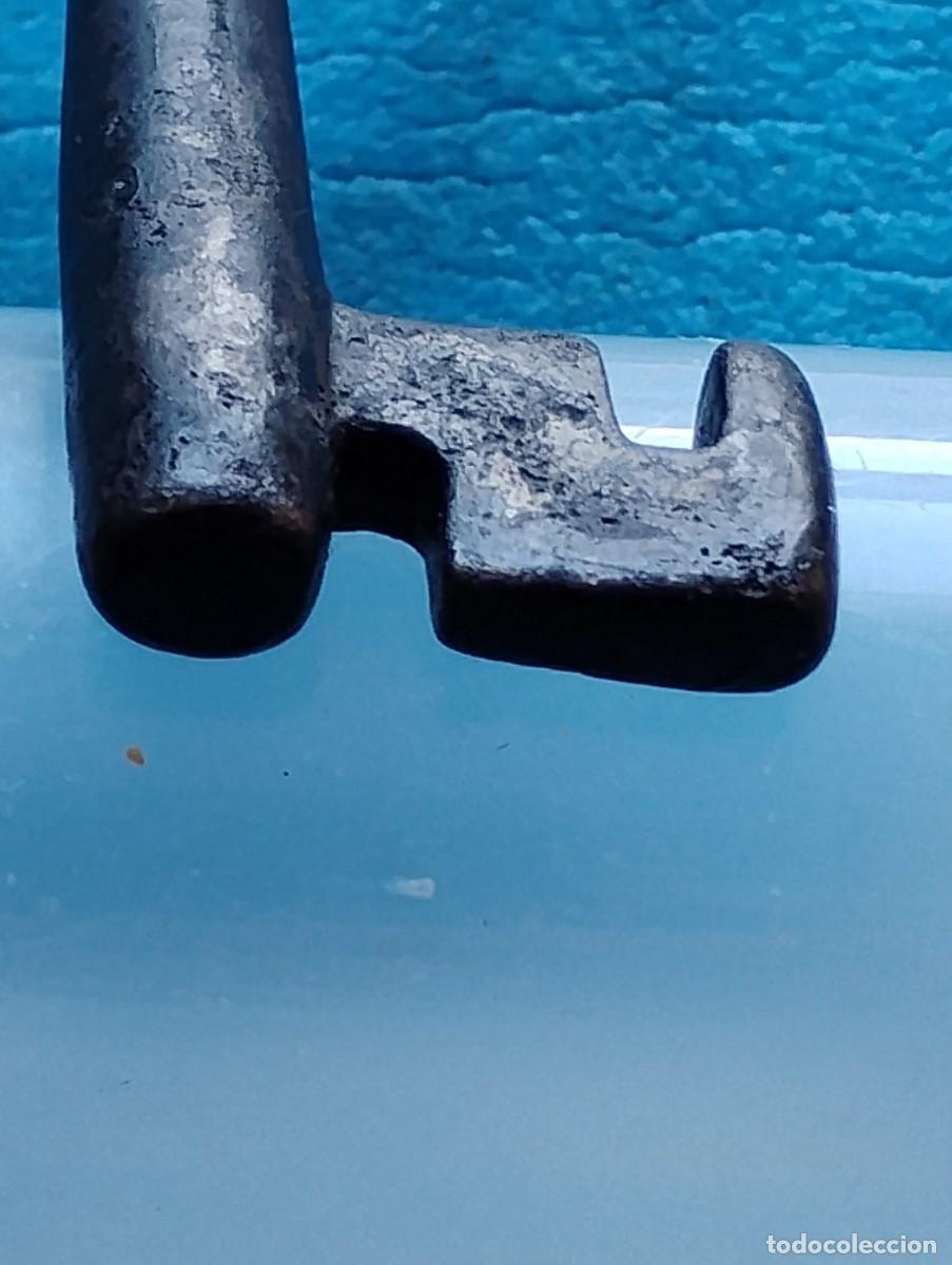 Antig&uuml;edades: ANTIGUA LLAVE DE HIERRO - Foto 3