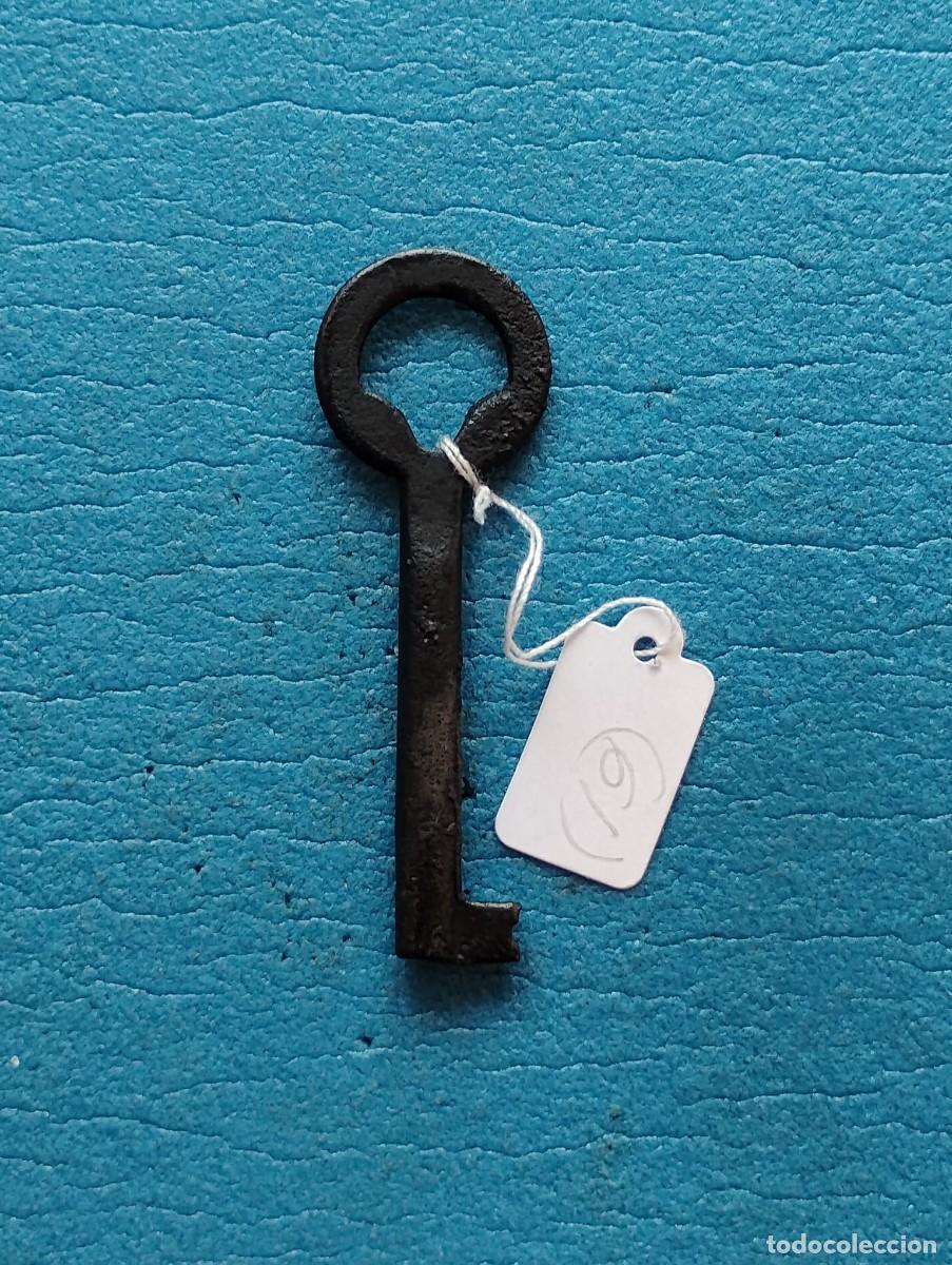 Antig&uuml;edades: ANTIGUA LLAVE DE HIERRO - HUECA - Foto 2