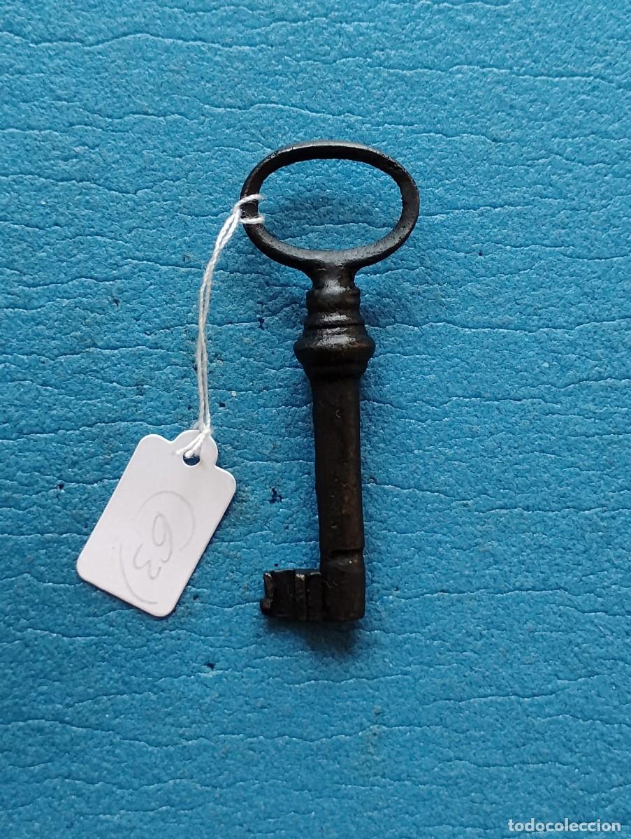 Antig&uuml;edades: ANTIGUA LLAVE DE HIERRO - HUECA - Foto 1