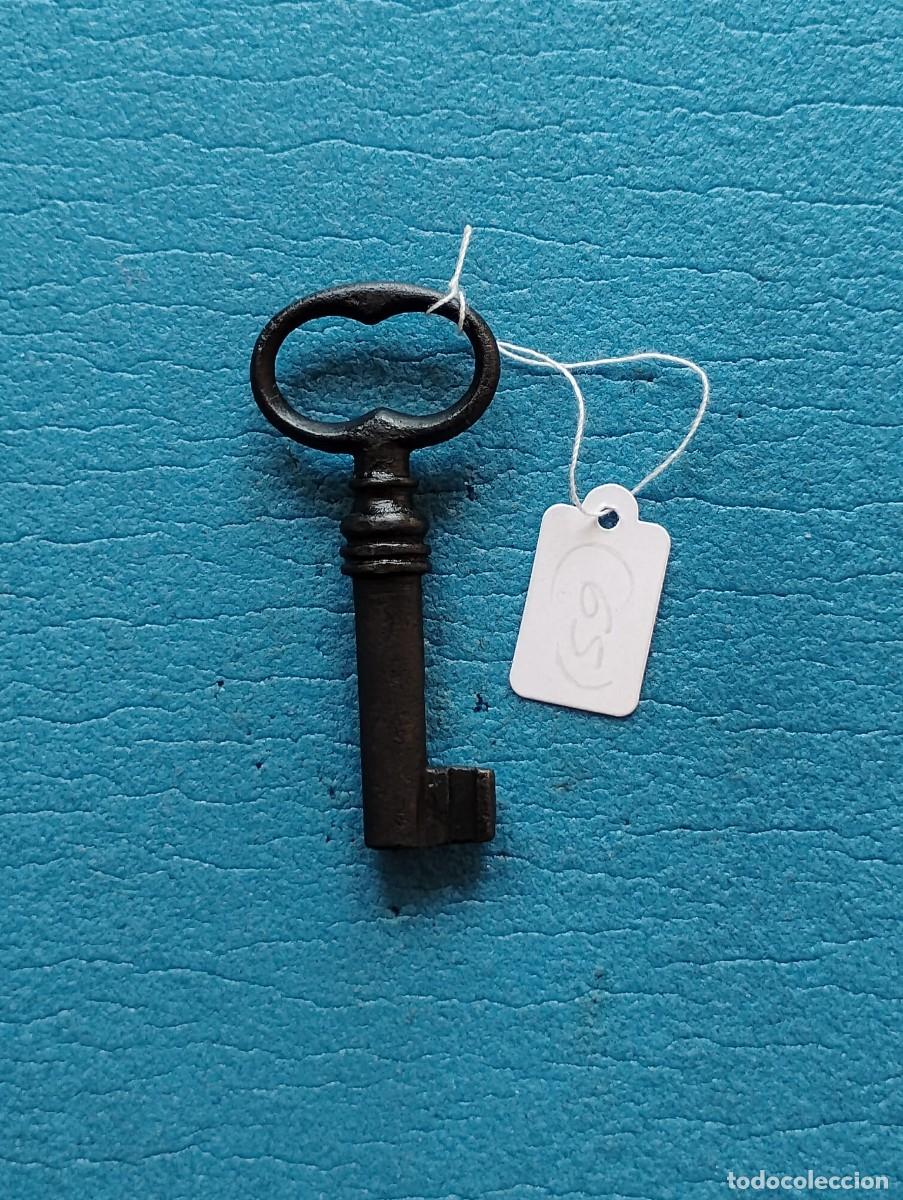 Antig&uuml;edades: ANTIGUA LLAVE DE HIERRO - HUECA - Foto 2