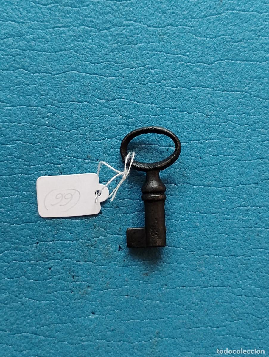 Antig&uuml;edades: ANTIGUA LLAVE DE HIERRO - HUECA - Foto 1