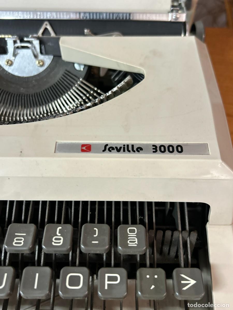 Antig&uuml;edades: M&aacute;quina de escribir Sevilla 3000 - Foto 4