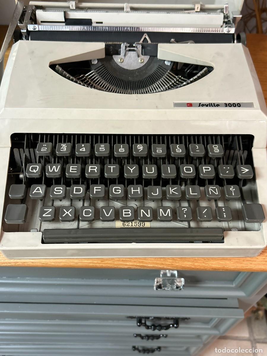 Antig&uuml;edades: M&aacute;quina de escribir Sevilla 3000 - Foto 5