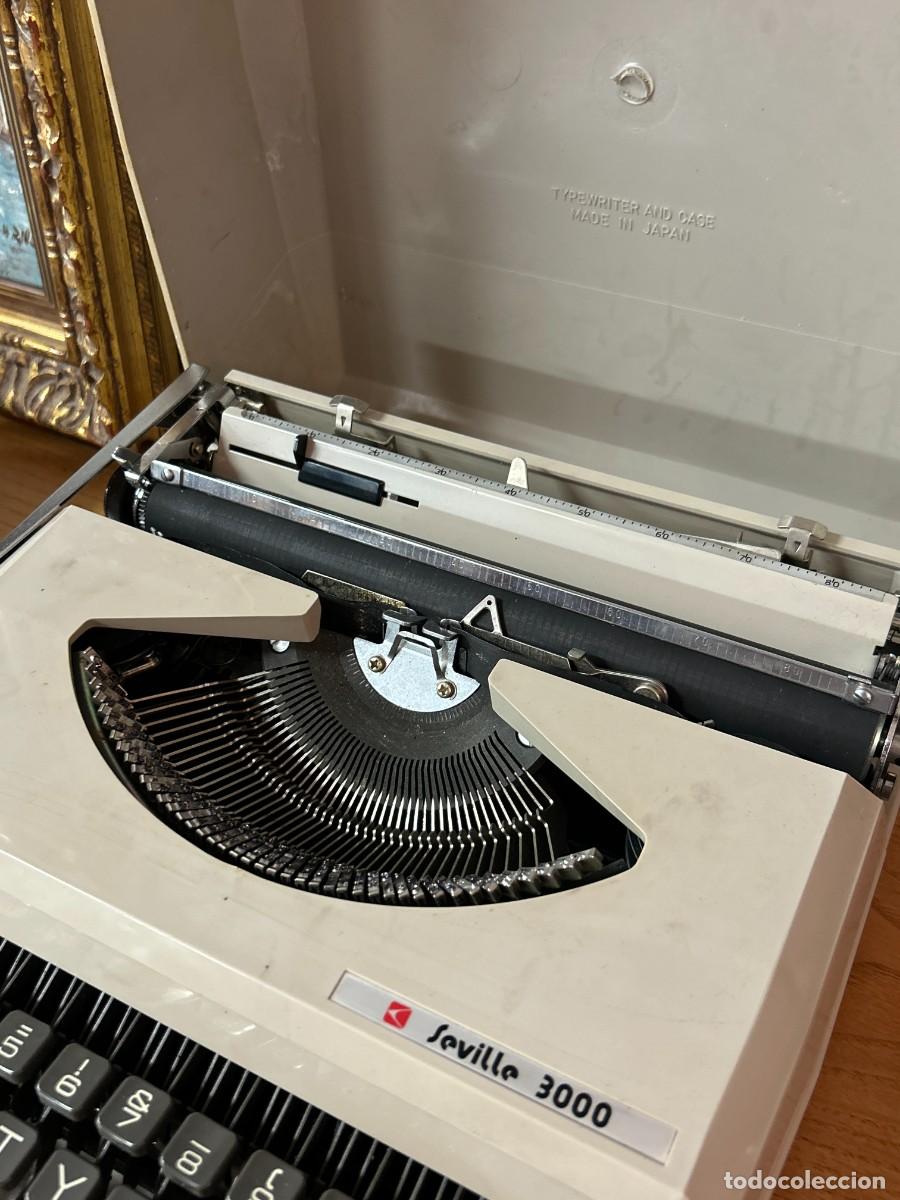 Antig&uuml;edades: M&aacute;quina de escribir Sevilla 3000 - Foto 6