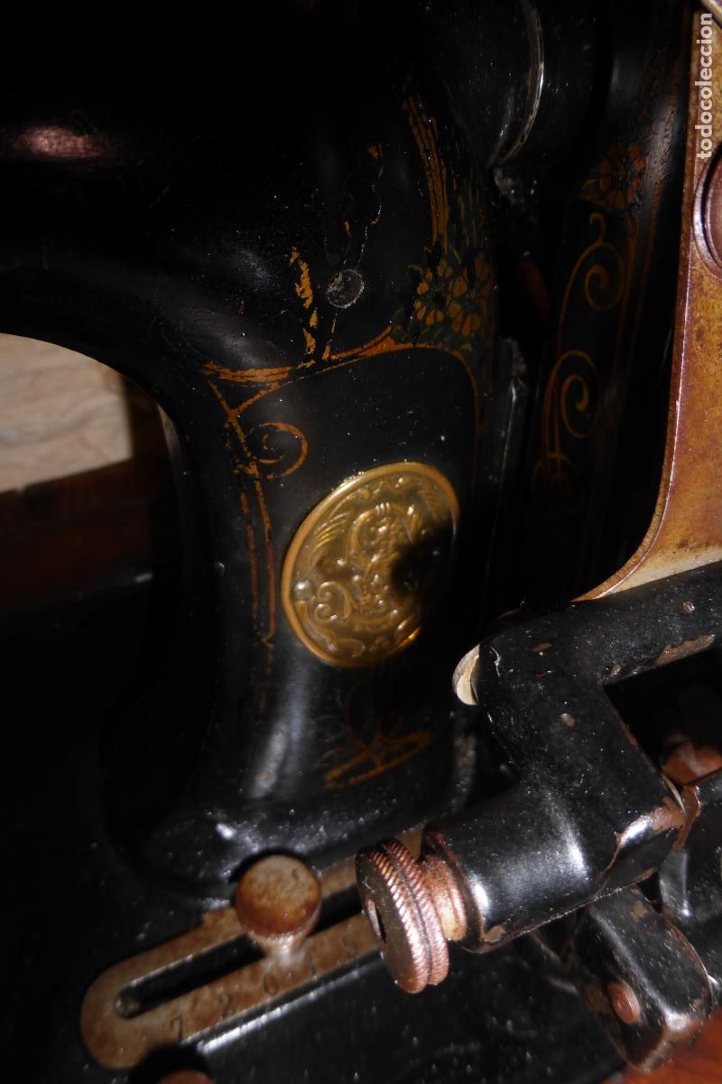 Antig&uuml;edades: ANTIGUA MAQUINA DE COSER DE FINALES DE 1800 - Foto 2