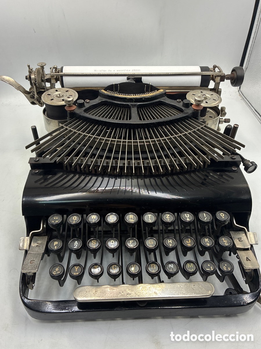 Antig&uuml;edades: M&aacute;quina de escribir ARCHO. - Foto 1