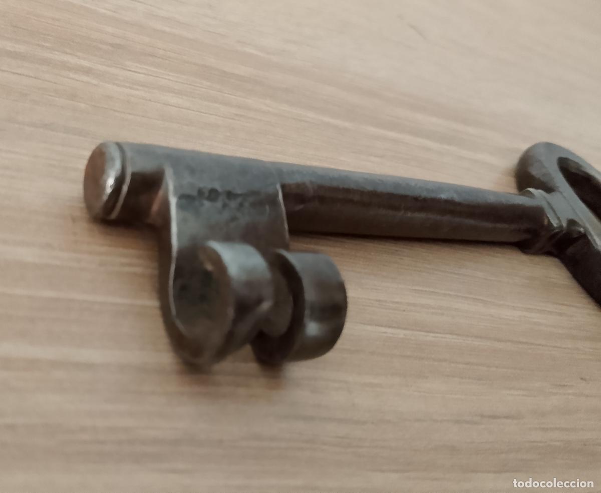 Antig&uuml;edades: Llave de forja Siglo XVII, ver - Foto 2