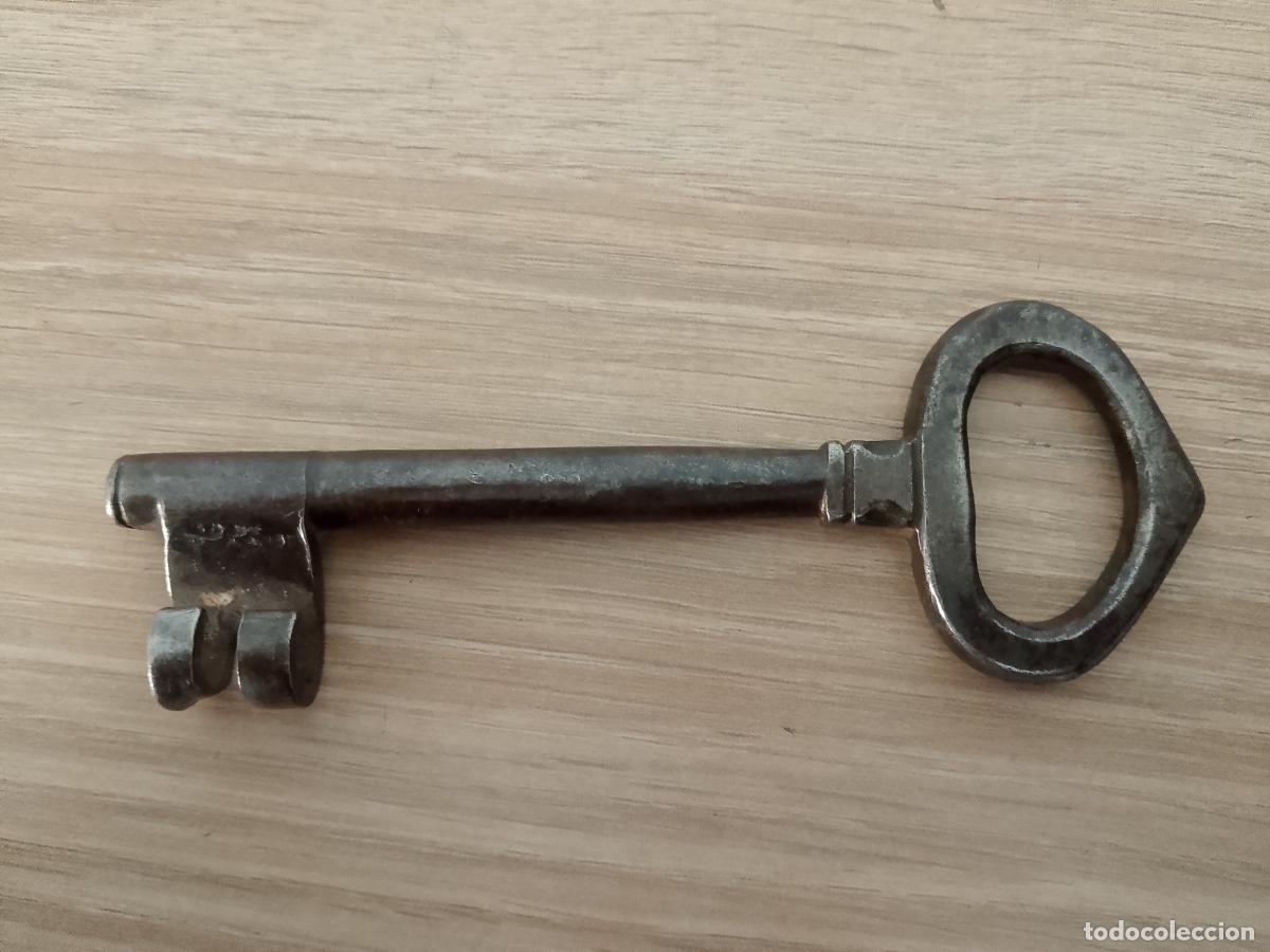 Antig&uuml;edades: Llave de forja Siglo XVII, ver - Foto 3