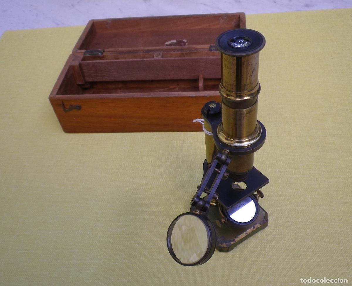 Antig&uuml;edades: Antiguo microscopio de lat&oacute;n. - Foto 1