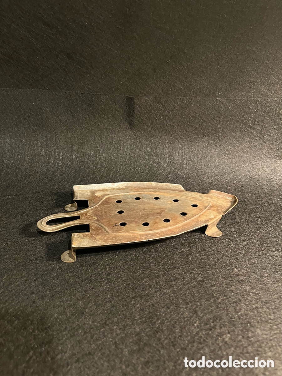 Antig&uuml;edades: Soporte para plancha antiguo - Foto 3