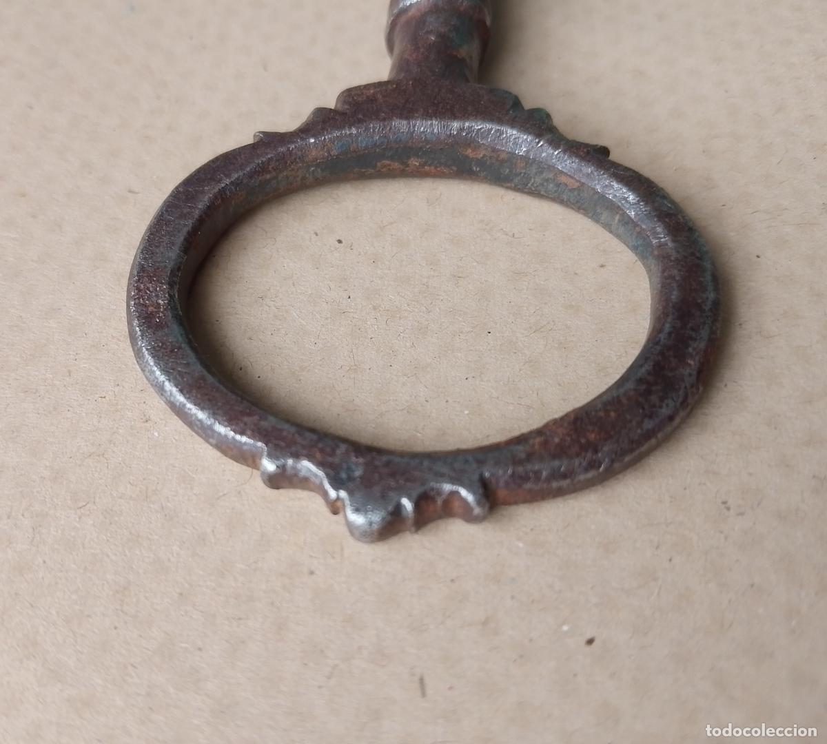 Antig&uuml;edades: Llave forja de Arca - S- XVIII - Foto 2