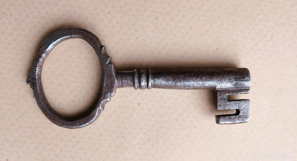 Antig&uuml;edades: Llave forja de Arca - S- XVIII - Foto 3