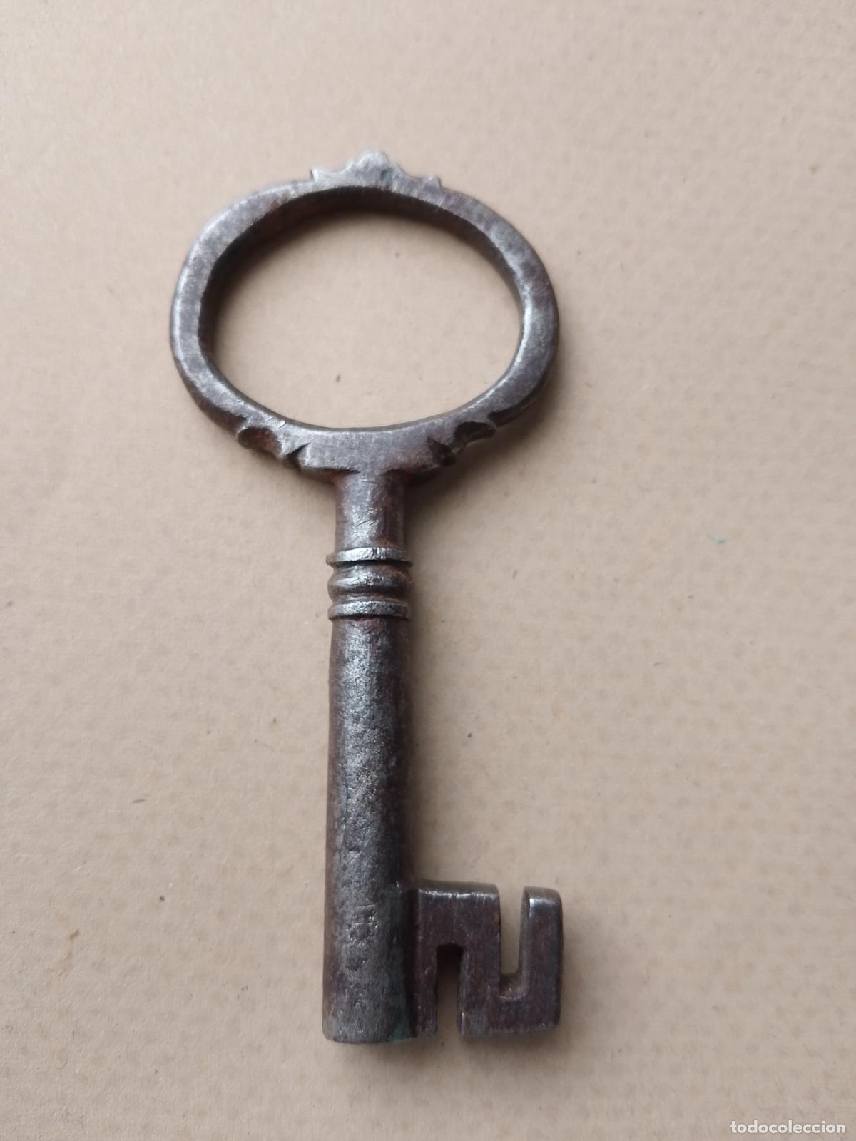 Antig&uuml;edades: Llave forja de Arca - S- XVIII - Foto 1