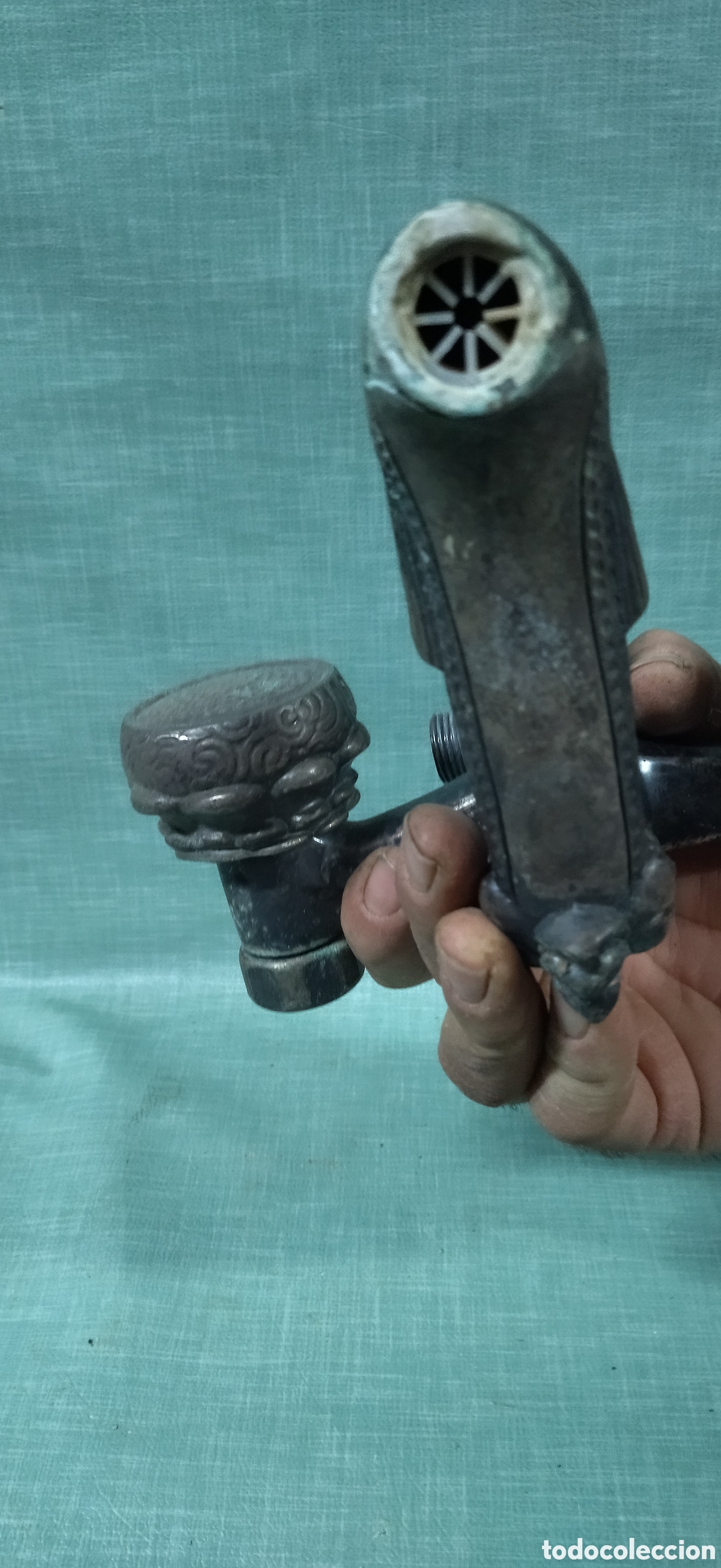 Antig&uuml;edades: Antiguo grifo de ducha zoomorfa forma de pez. - Foto 7