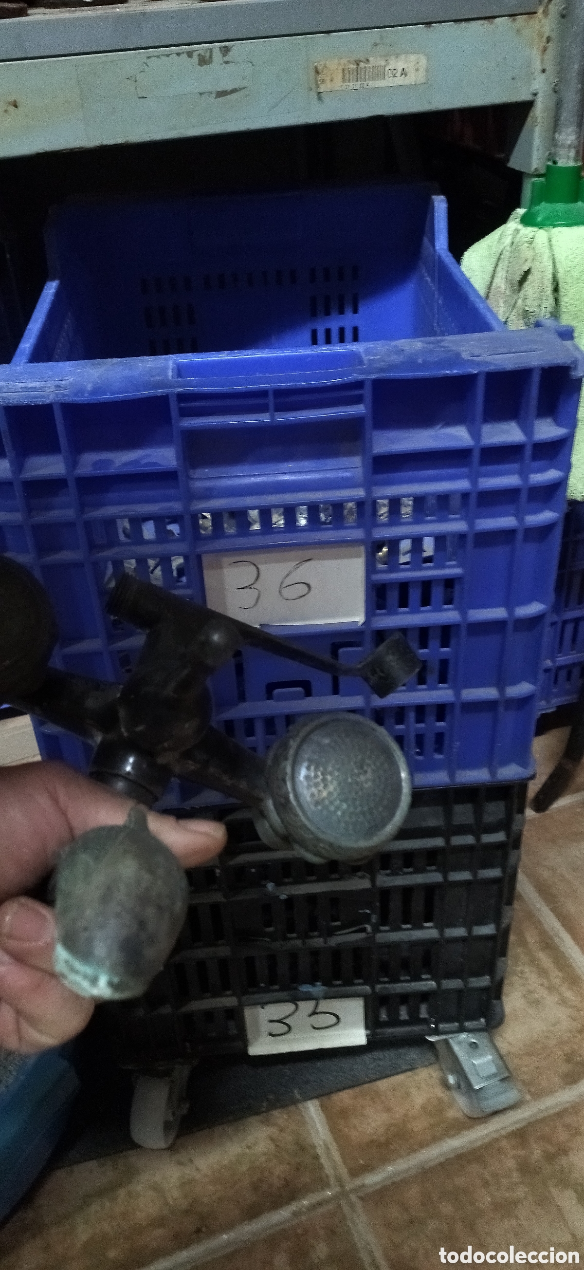 Antig&uuml;edades: Antiguo grifo de ducha zoomorfa forma de pez. - Foto 11