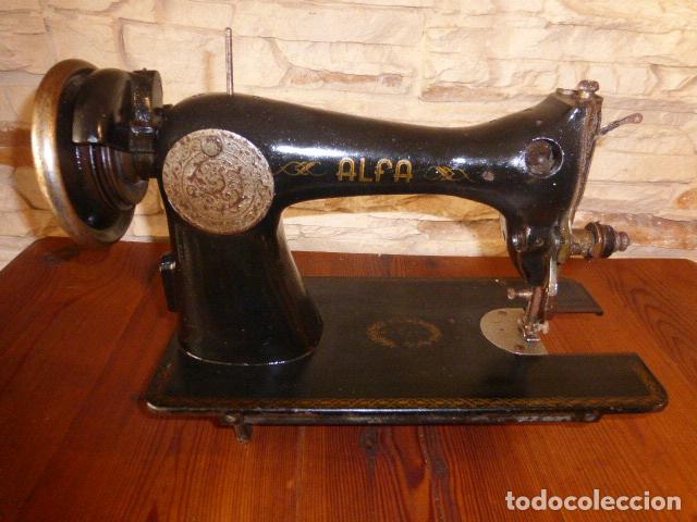 Antig&uuml;edades: ANTIGUA MAQUINA DE COSER ALFA - Foto 2