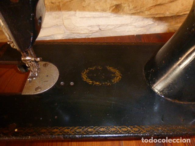 Antig&uuml;edades: ANTIGUA MAQUINA DE COSER ALFA - Foto 5