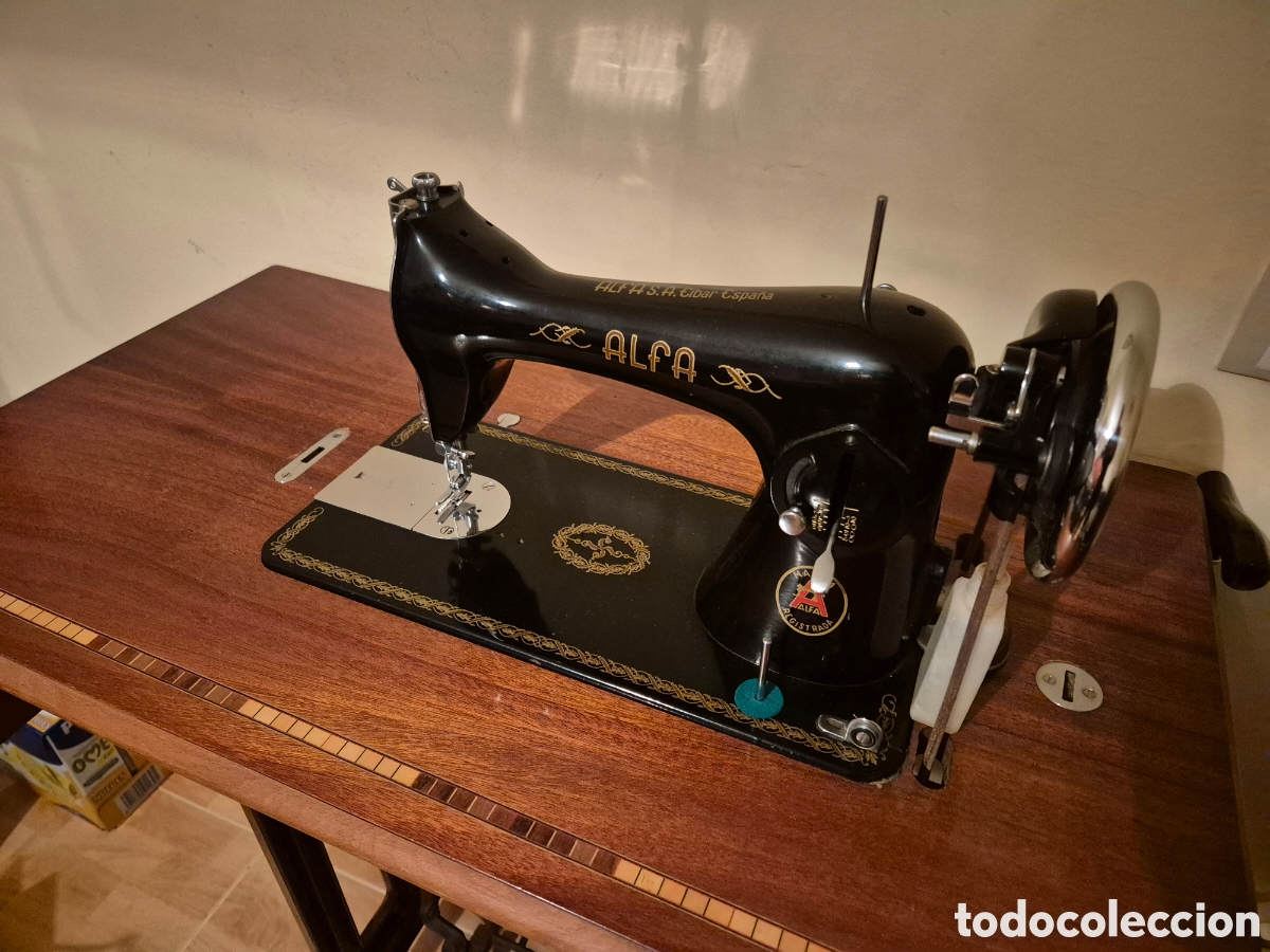 Antig&uuml;edades: M&aacute;quina de coser Alfa - Foto 3