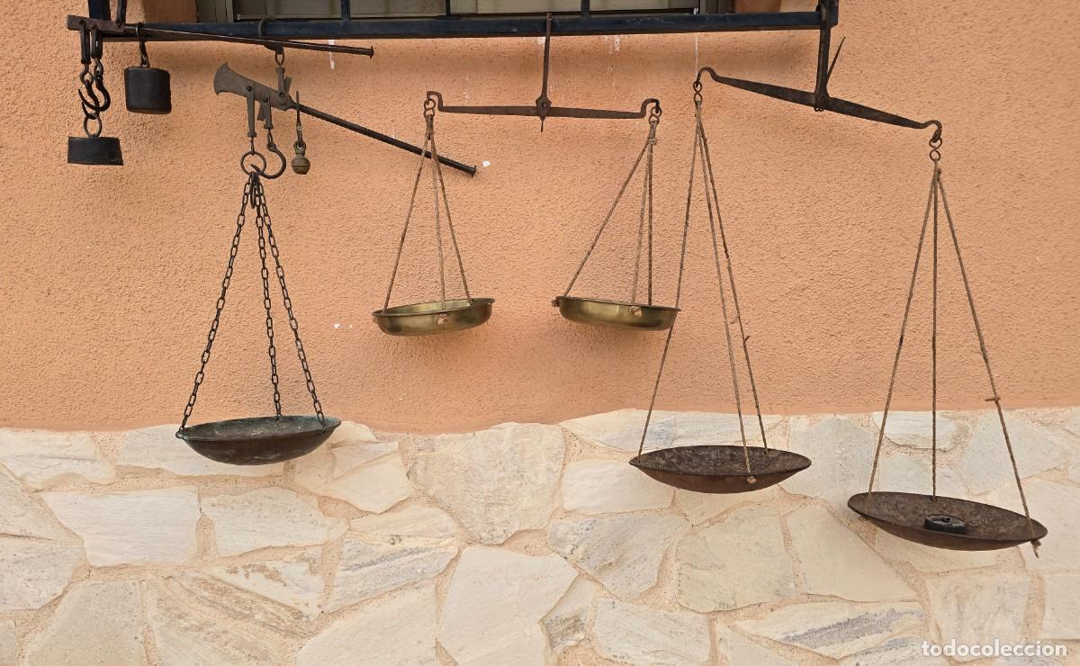 Antig&uuml;edades: Conjunto de balanzas antiguas - Foto 1