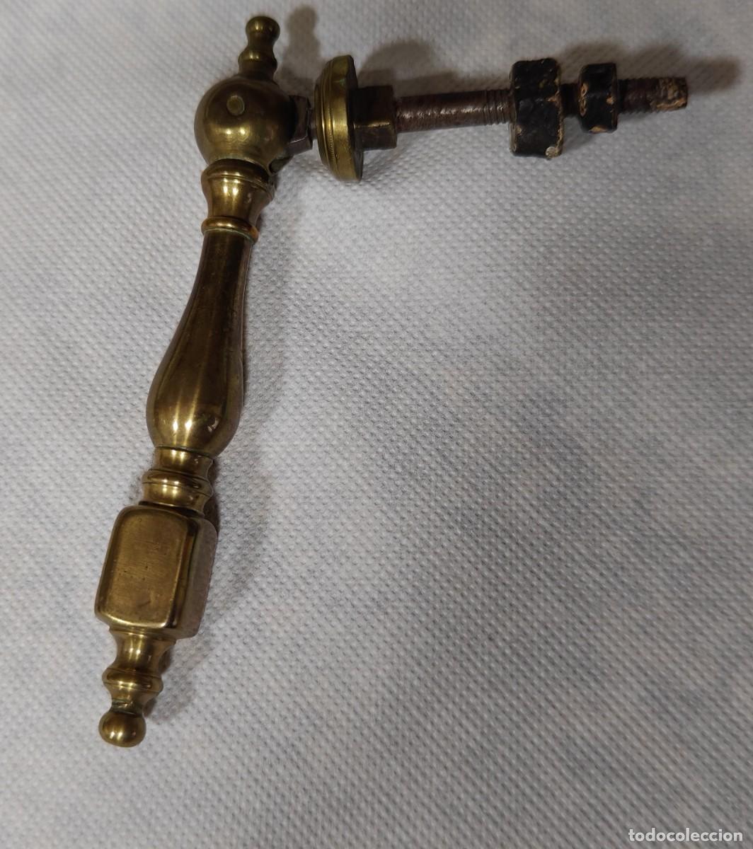 Antig&uuml;edades: Llamador antiguo. Lat&oacute;n o bronce. - Foto 2