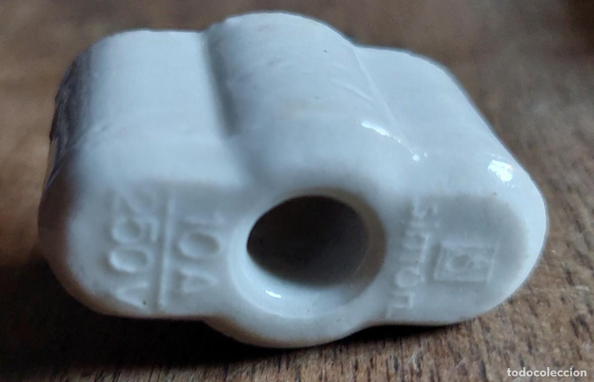 Antig&uuml;edades: Antiguo enchufe de porcelana sim&oacute;n - Foto 3