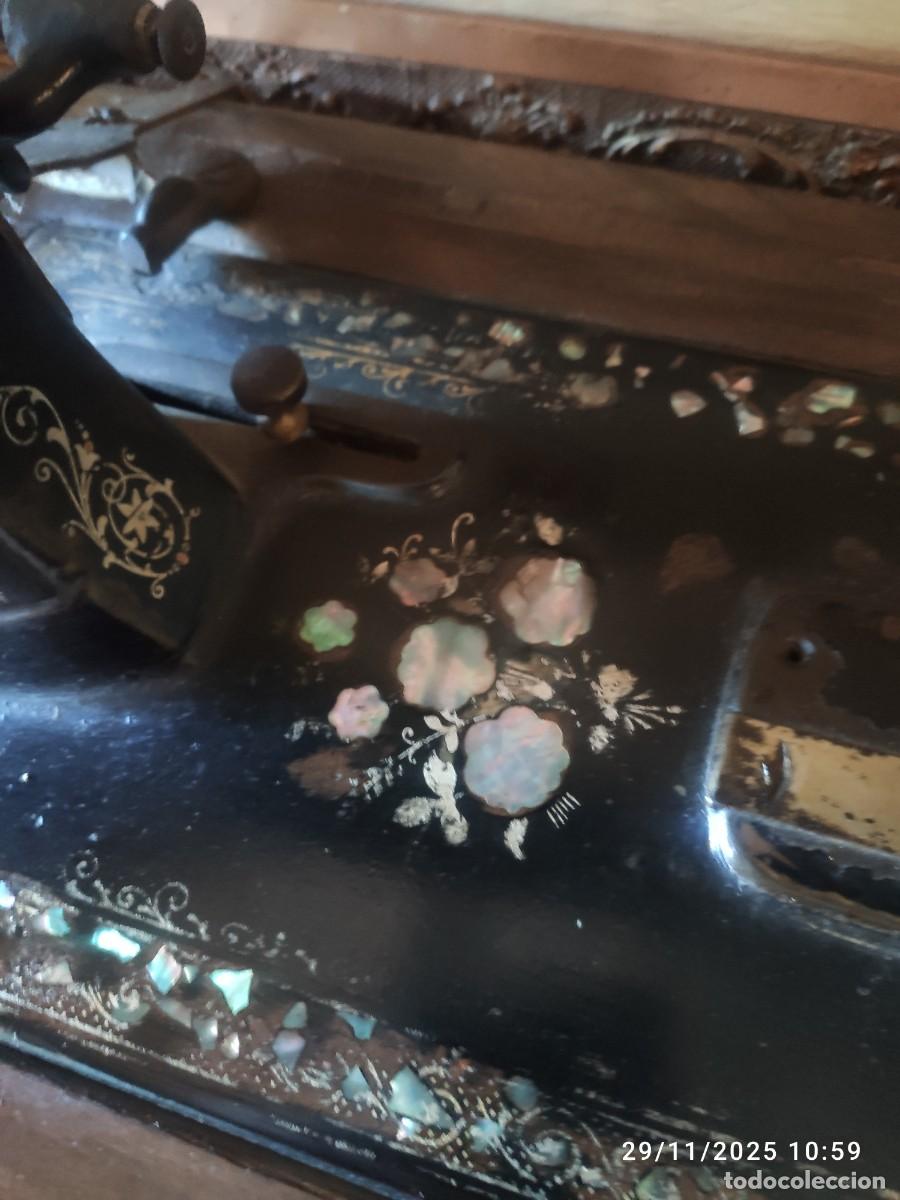 Antig&uuml;edades: Maquina de coser antigua - Foto 2