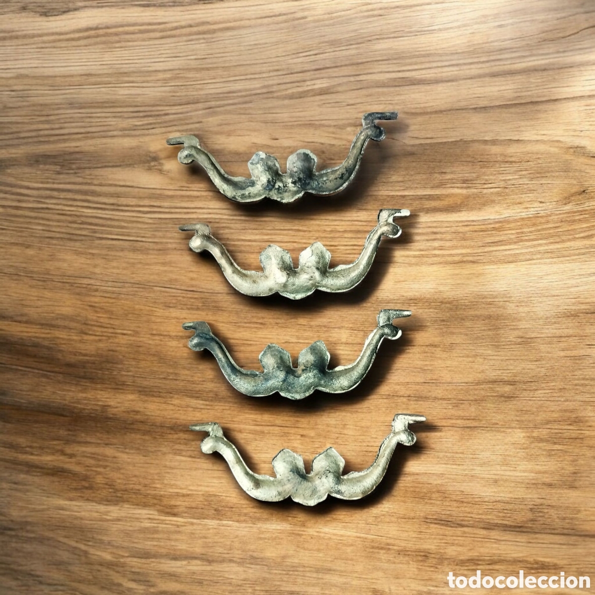 Antig&uuml;edades: 4 TIRADORES DE BRONCE - Foto 2