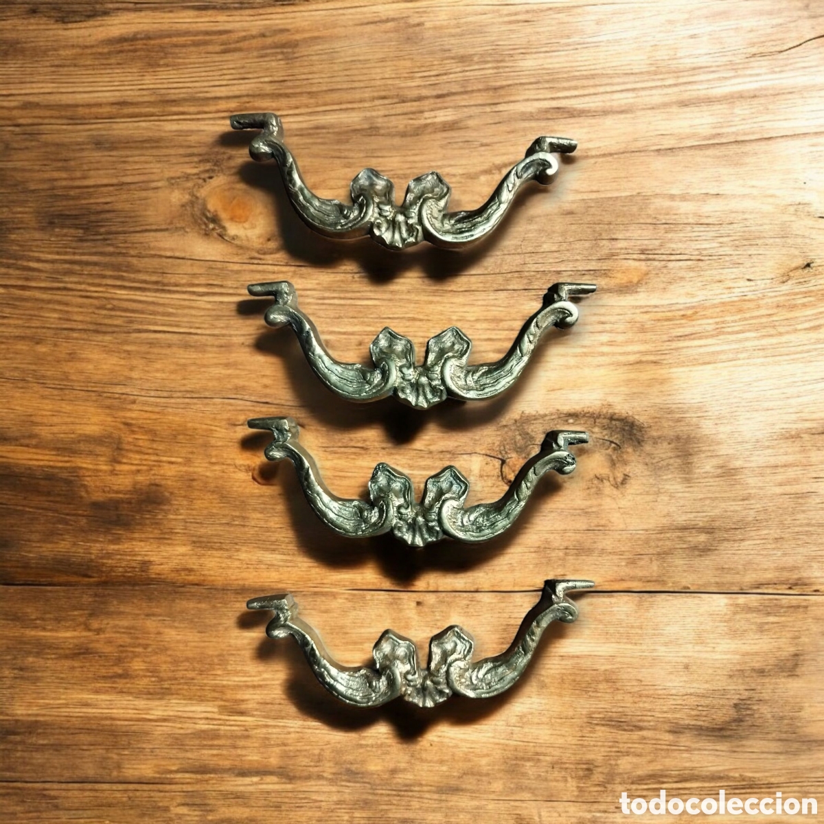 Antig&uuml;edades: 4 TIRADORES DE BRONCE - Foto 1