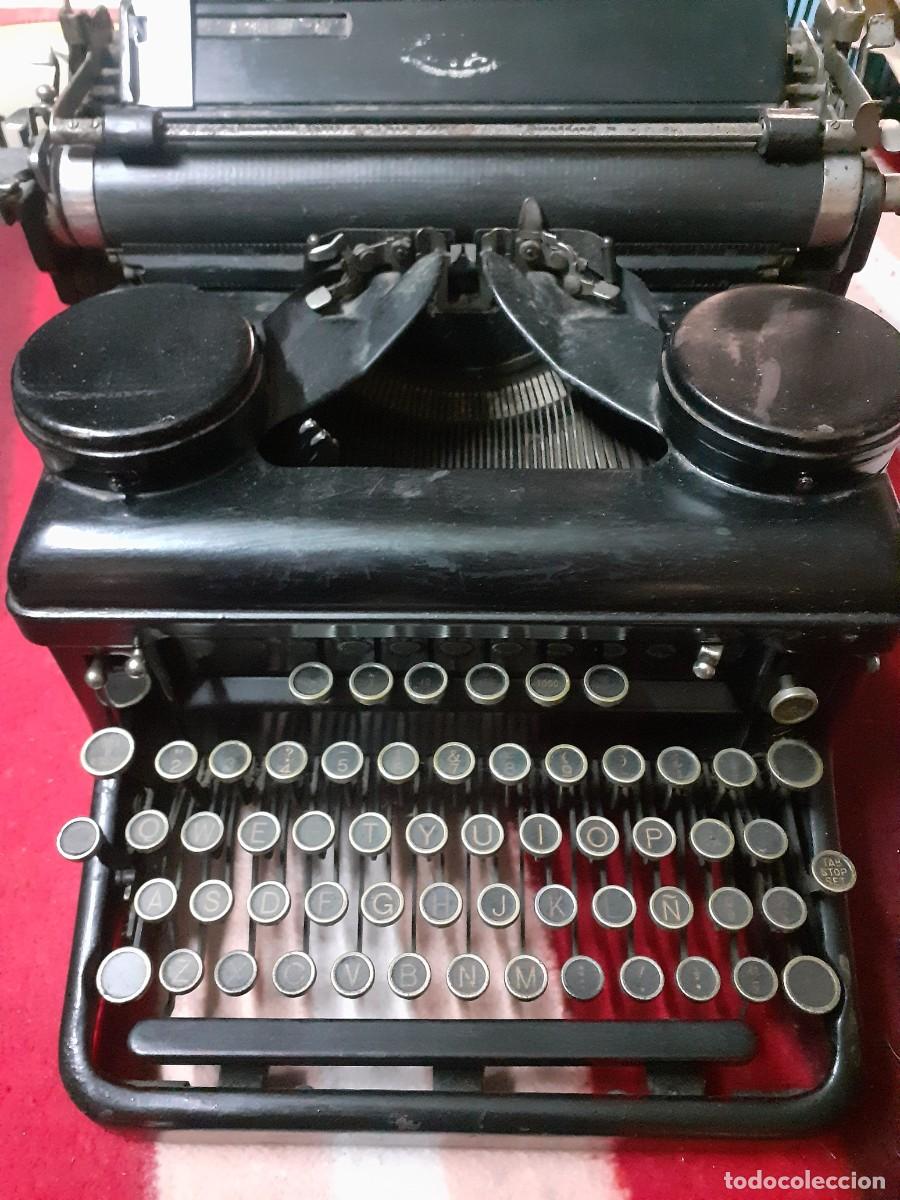 Antig&uuml;edades: Maquina de escribir Royal UK - Foto 1