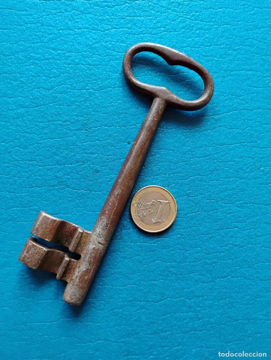 Antig&uuml;edades: ANTIGUA LLAVE DE FORJA - Foto 2