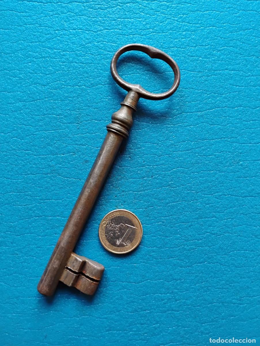 Antig&uuml;edades: ANTIGUA LLAVE DE FORJA - Foto 1