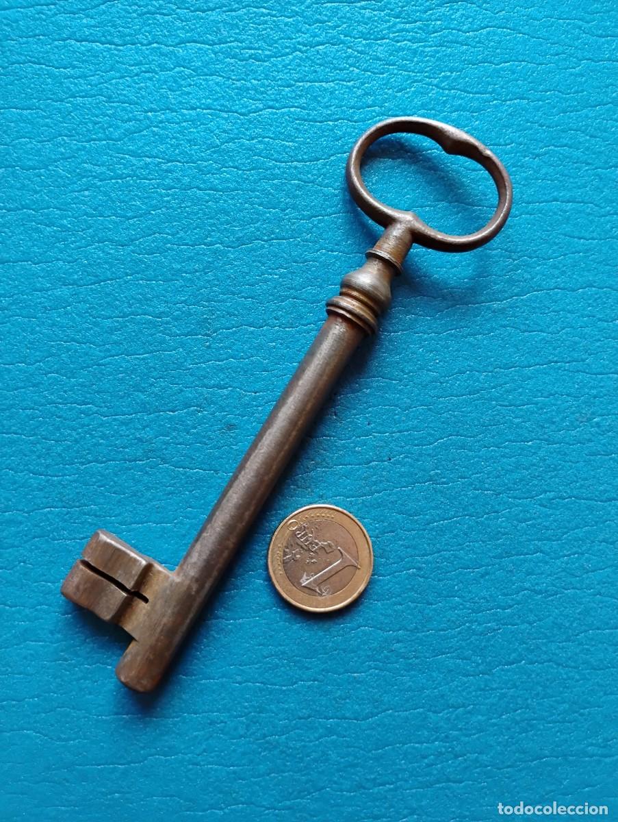 Antig&uuml;edades: ANTIGUA LLAVE DE FORJA - Foto 2
