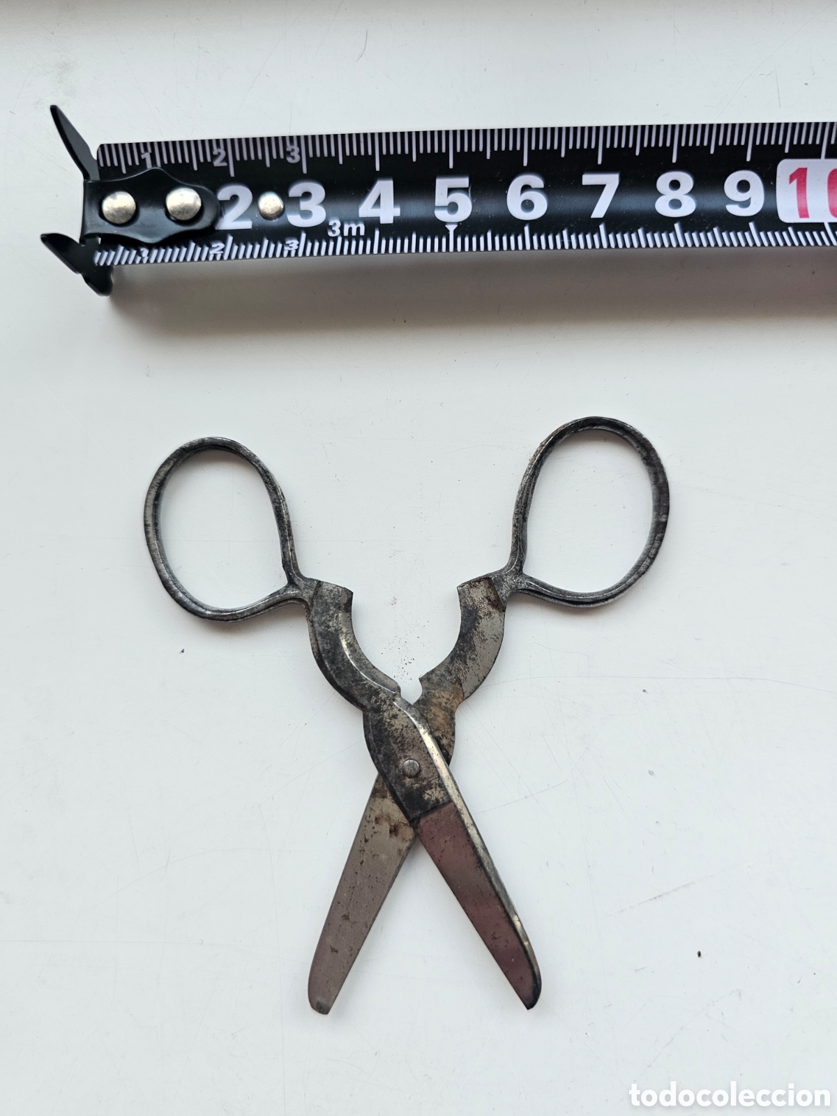 Antig&uuml;edades: Tijeras minis con forma rara de metal - Foto 2