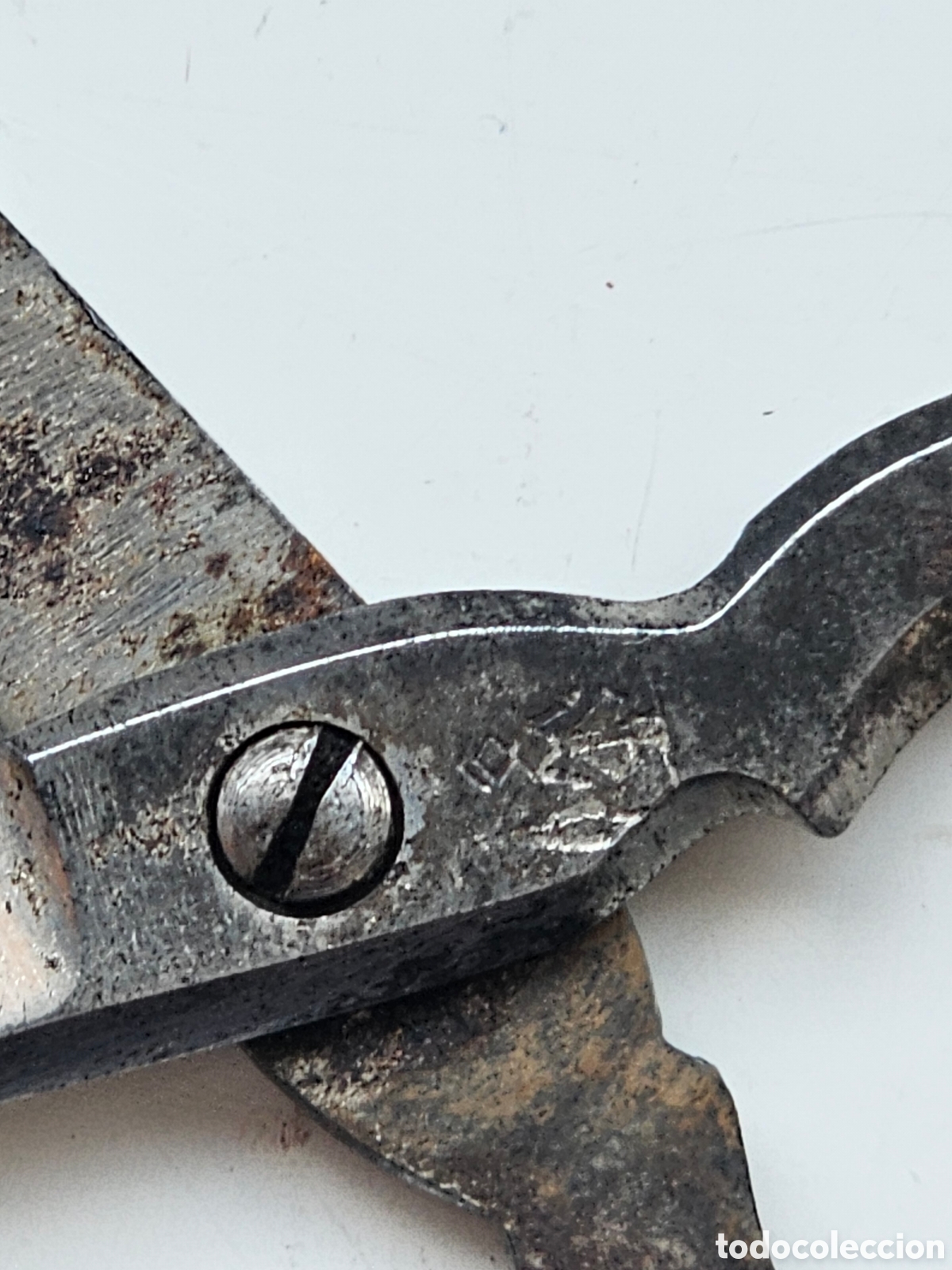 Antig&uuml;edades: Tijeras minis con forma rara de metal - Foto 4