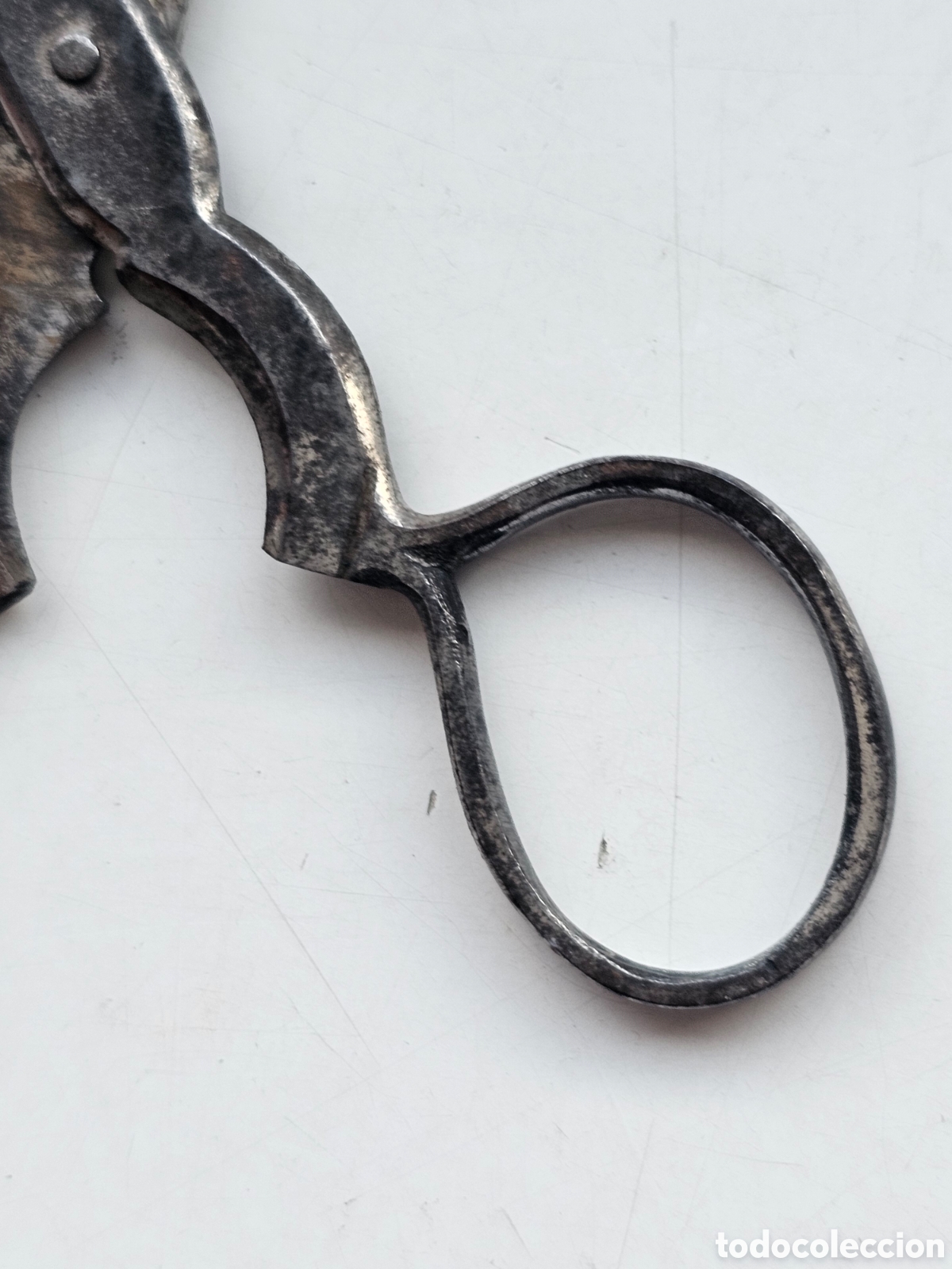 Antig&uuml;edades: Tijeras minis con forma rara de metal - Foto 7