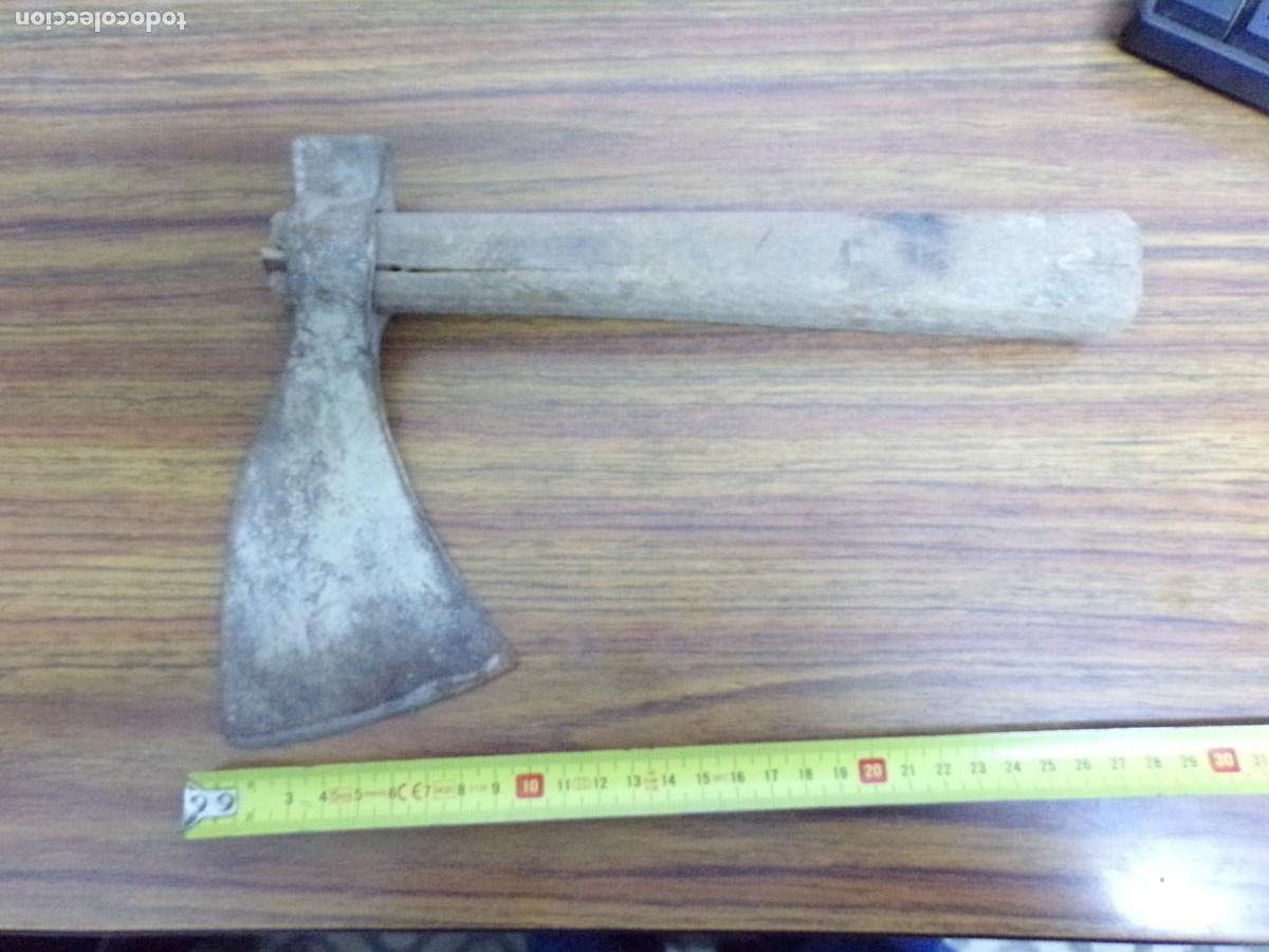 Antig&uuml;edades: ESTAMOS LIQUIDANDO. antigua hacha de forja con marca - Foto 1