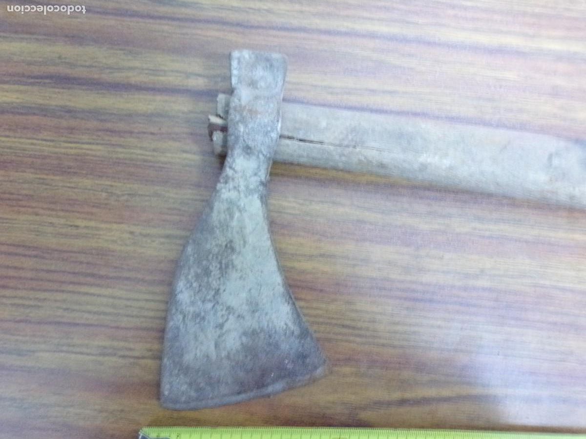 Antig&uuml;edades: ESTAMOS LIQUIDANDO. antigua hacha de forja con marca - Foto 2