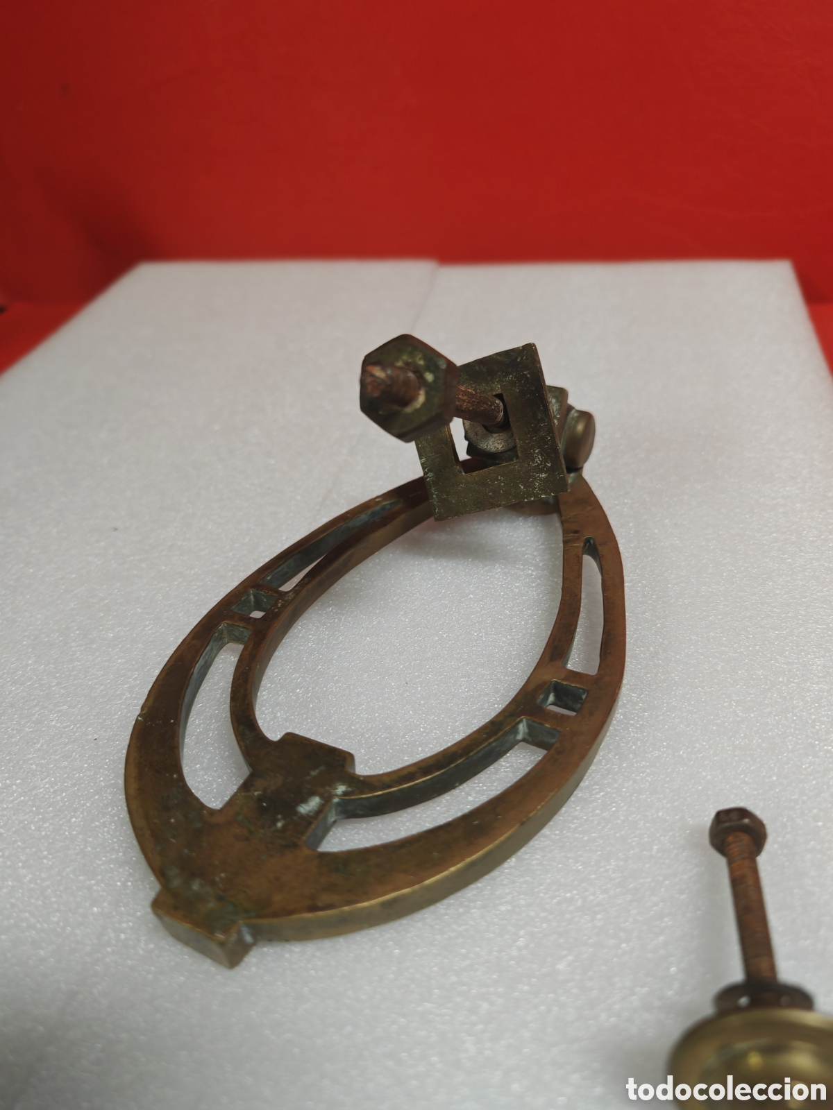 Antig&uuml;edades: Llamador de puerta en bronce, modernista - Foto 3