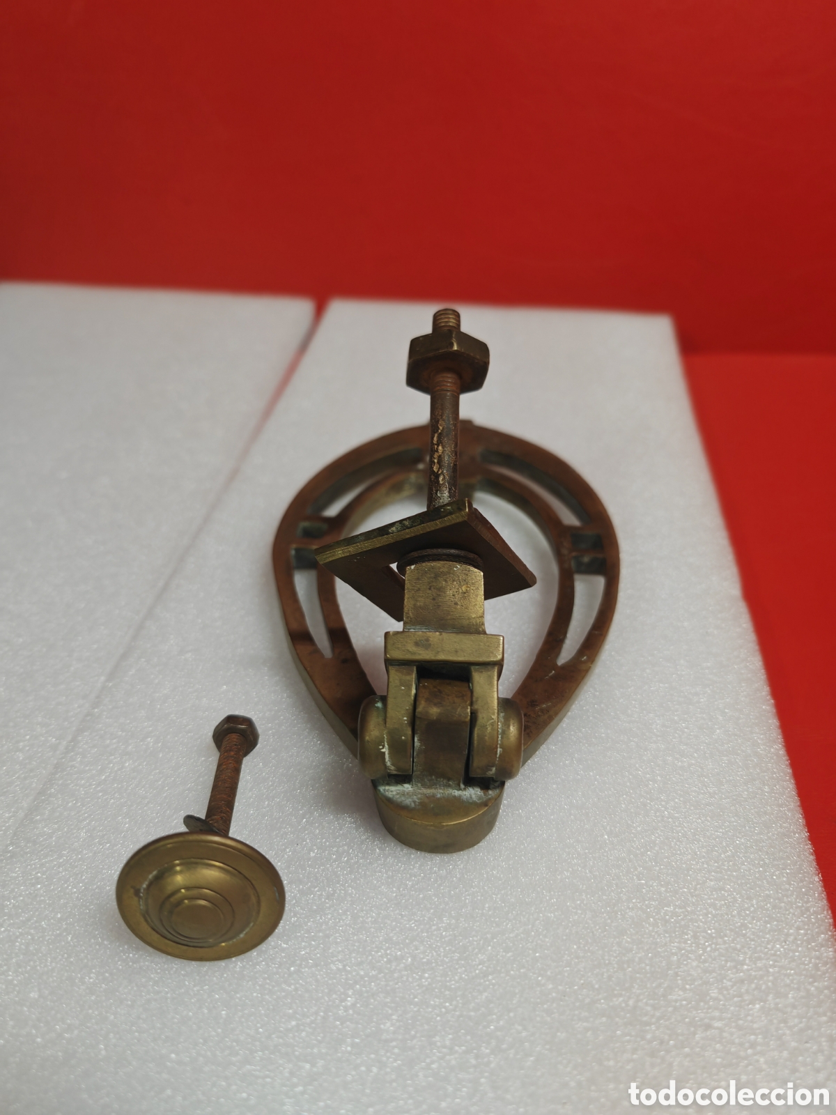 Antig&uuml;edades: Llamador de puerta en bronce, modernista - Foto 4