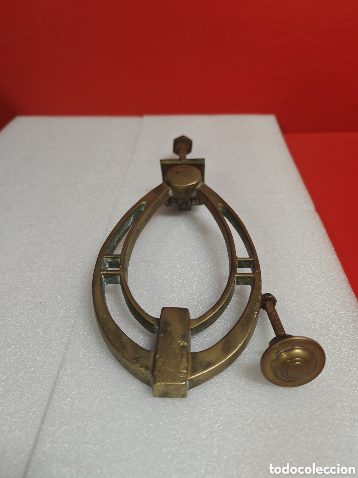 Antig&uuml;edades: Llamador de puerta en bronce, modernista - Foto 1