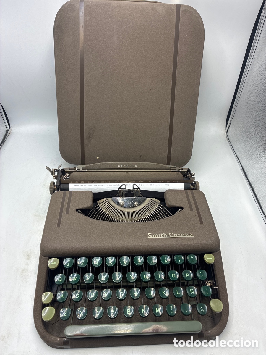 Antig&uuml;edades: M&aacute;quina de Escribir Smith Corona. - Foto 1